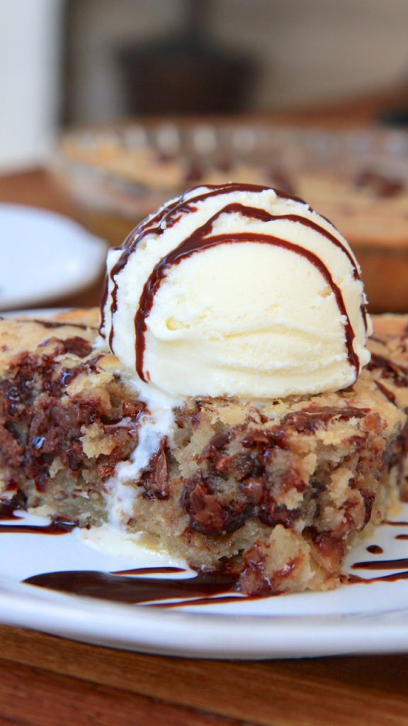 deep dish chocolate chip cookie pie