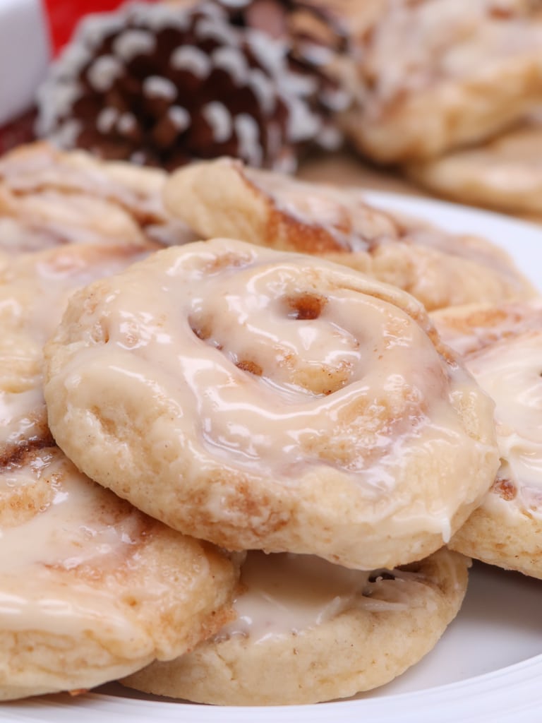 soft cinnamon roll cookies