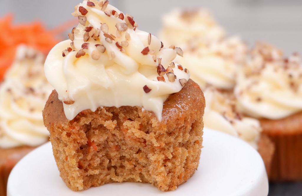 easy carrot cake cupcakes