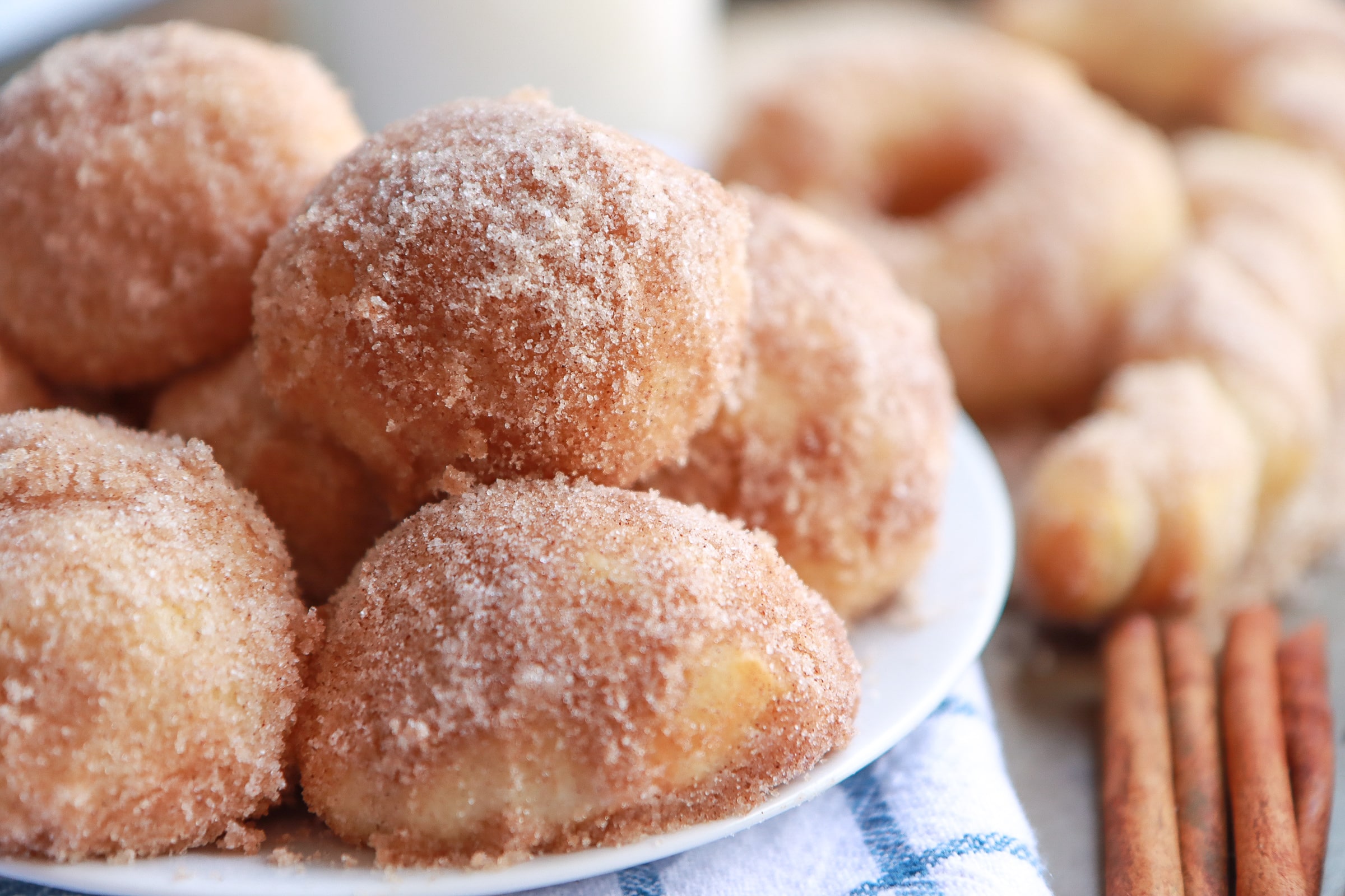 cinnamon sugar air fryer donuts 