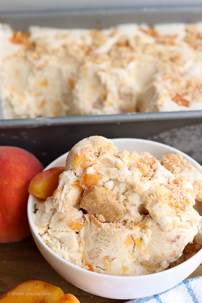 no-churn peach cobbler ice cream