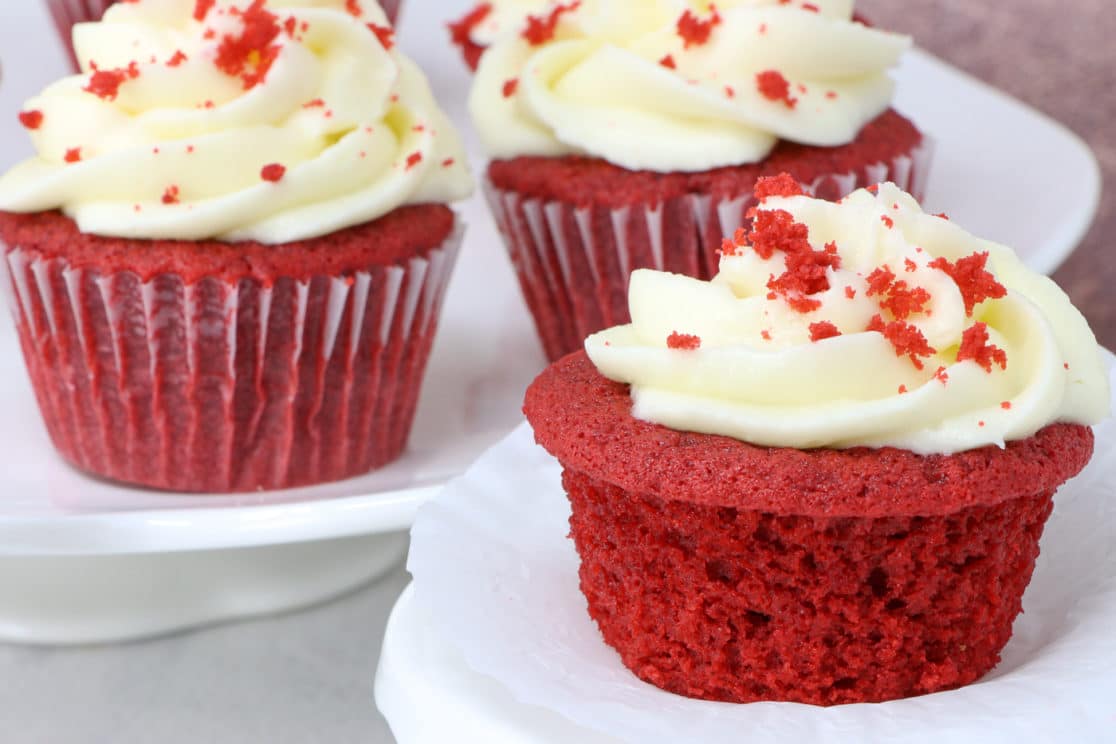 red velvet cupcakes cream cheese frosting